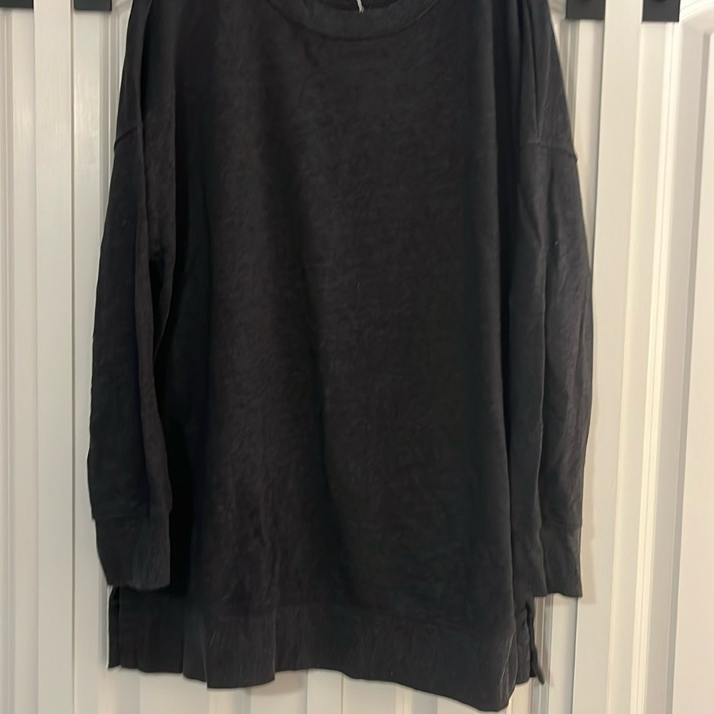 Sweatshirt - Picture 1 of 4